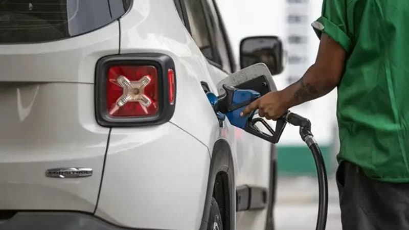 Fevereiro tem início com gasolina, etanol e diesel mais caros
