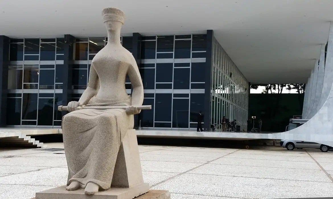 STF Rejeita Recurso de Bolsonaro: Moraes Continua no Caso