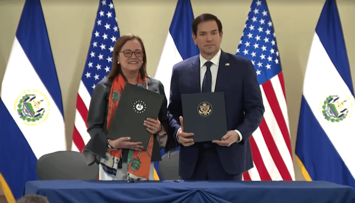 MegaPrisão de El Salvador: 2 mil presos em nova supercadeia