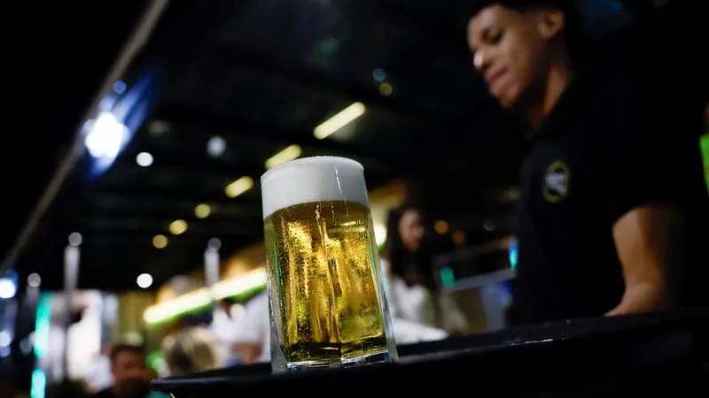 Urgente: Setor de Serviços do Brasil Entra em Recessão