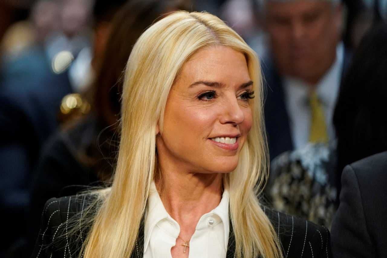 Senado confirma Pam Bondi como Secretária de Justiça dos EUA