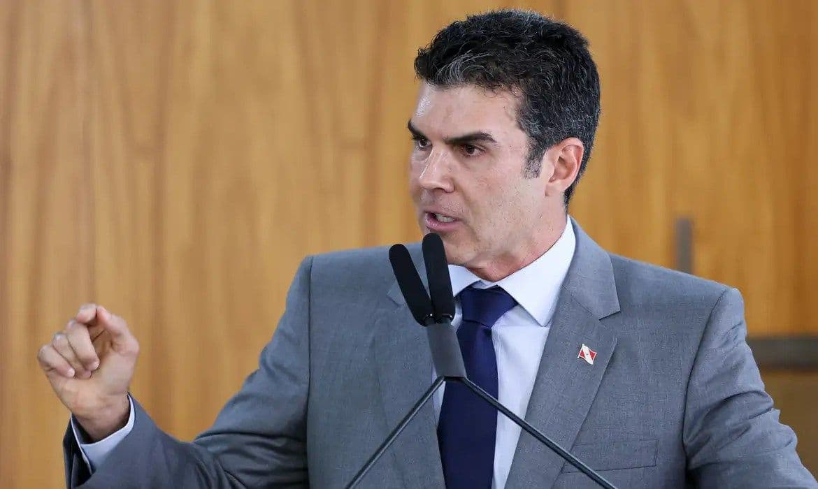 Governador decide revogar nova lei polêmica sobre ensino no Pará