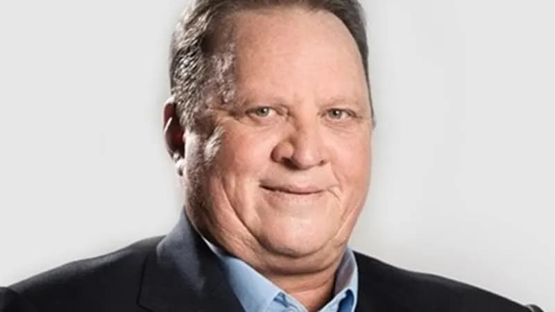 Morre narrador esportivo Zimmerman em acidente