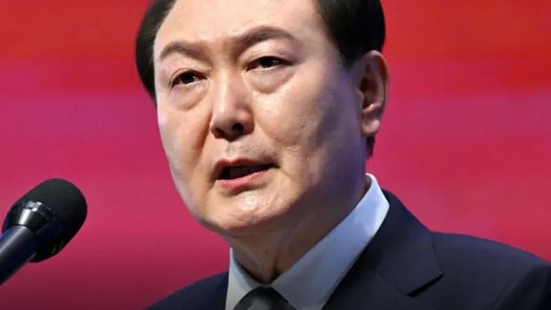 Urgente: Ex-presidente sul-coreano Yoon Suk Yeol preso por insurreição